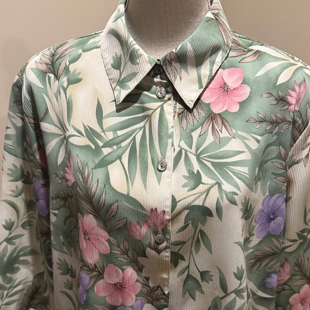 Allison Daley Green and Pink Floral Button Down Shirt - Picture 3 of 5